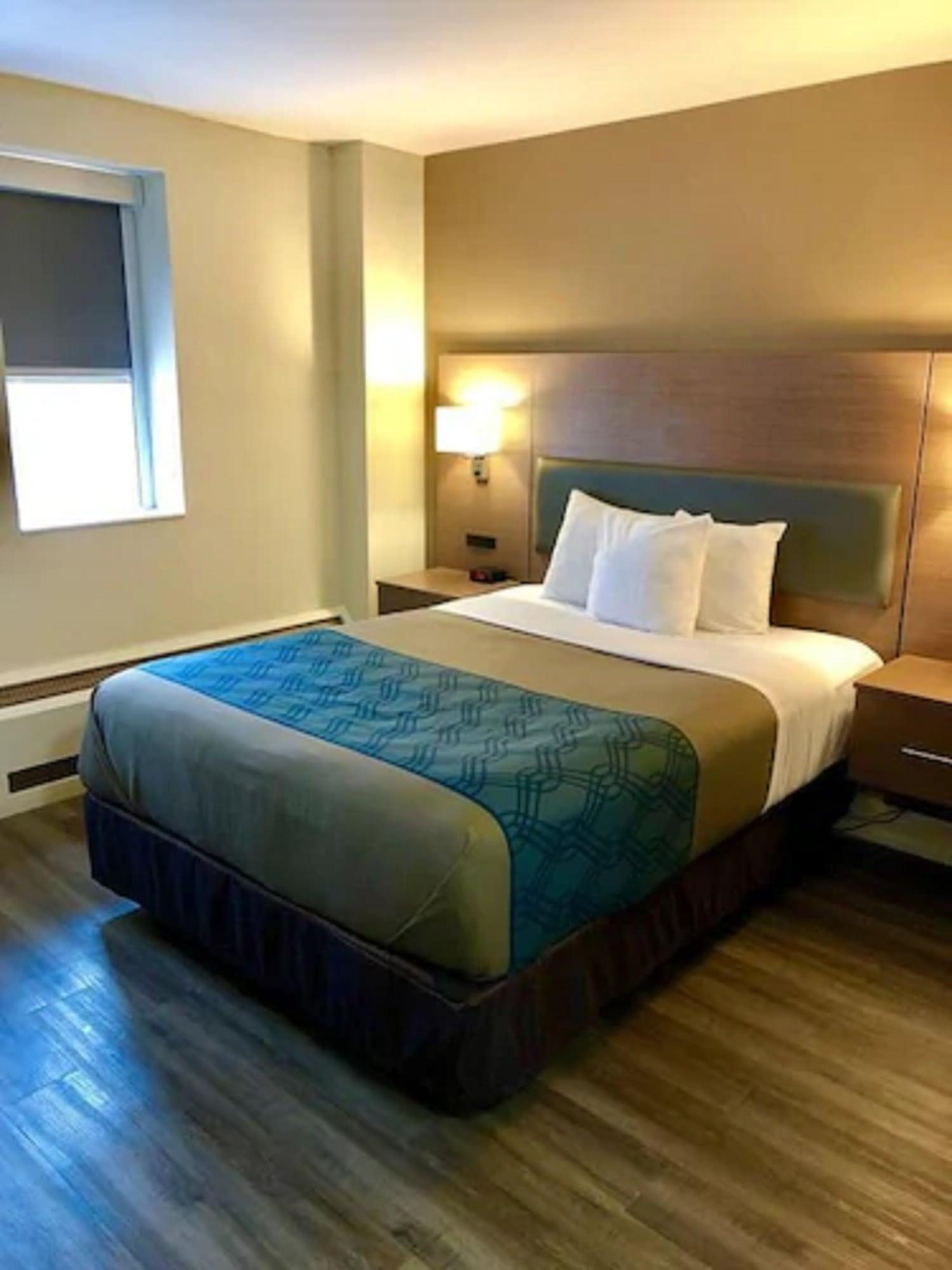 Econo Lodge Inn & Suites Downtown Toronto Exteriör bild