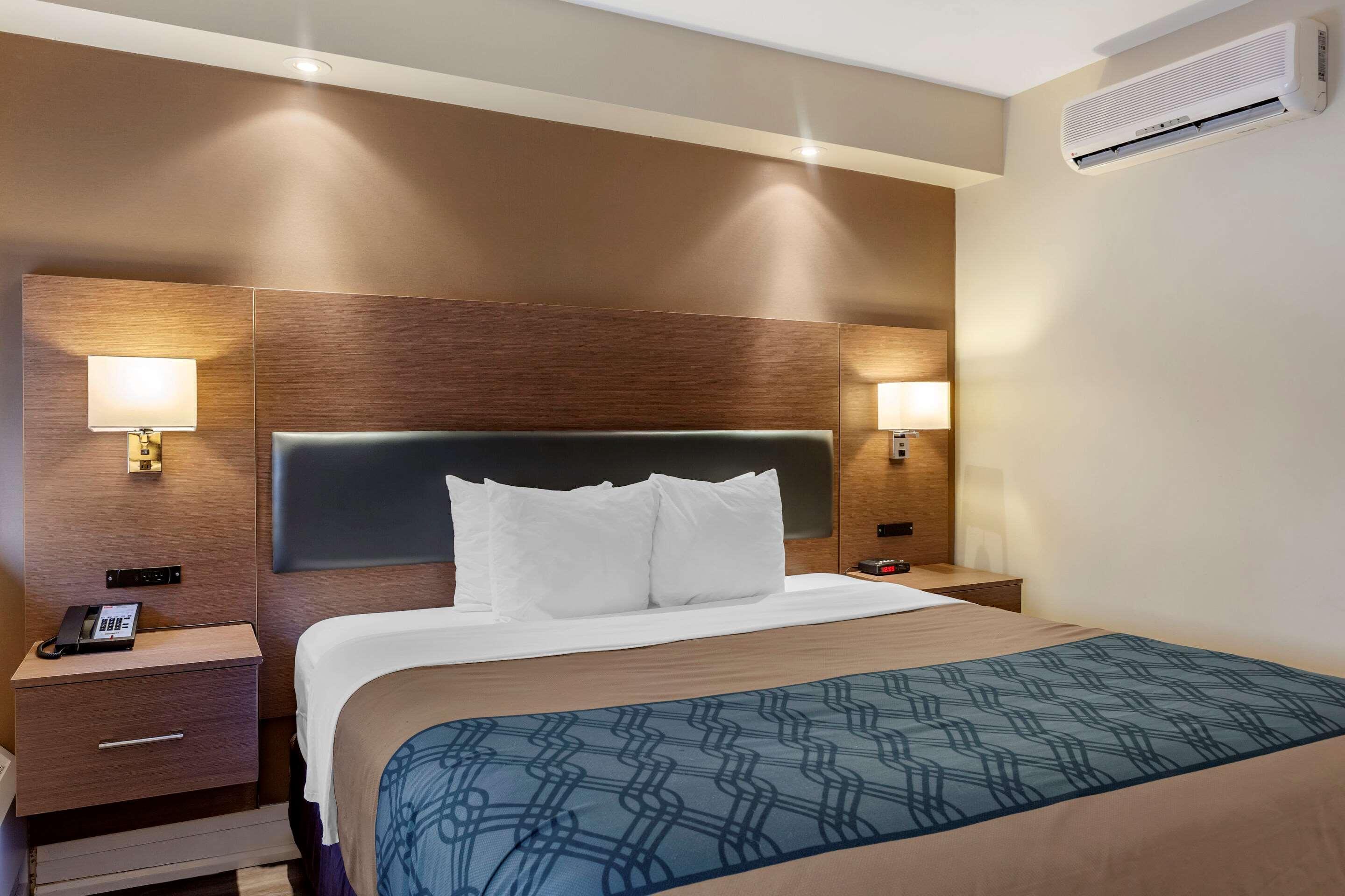 Econo Lodge Inn & Suites Downtown Toronto Exteriör bild