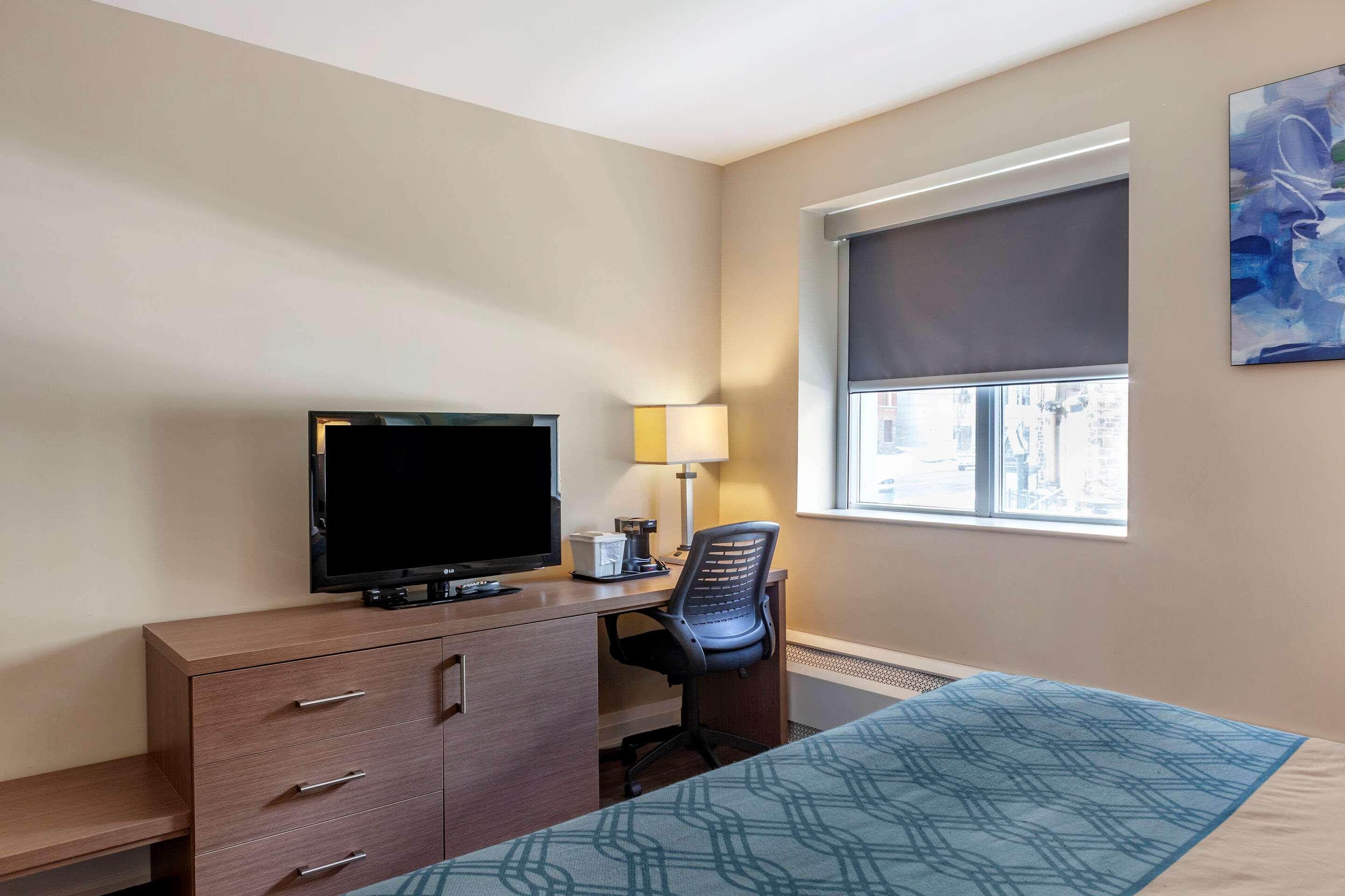 Econo Lodge Inn & Suites Downtown Toronto Exteriör bild