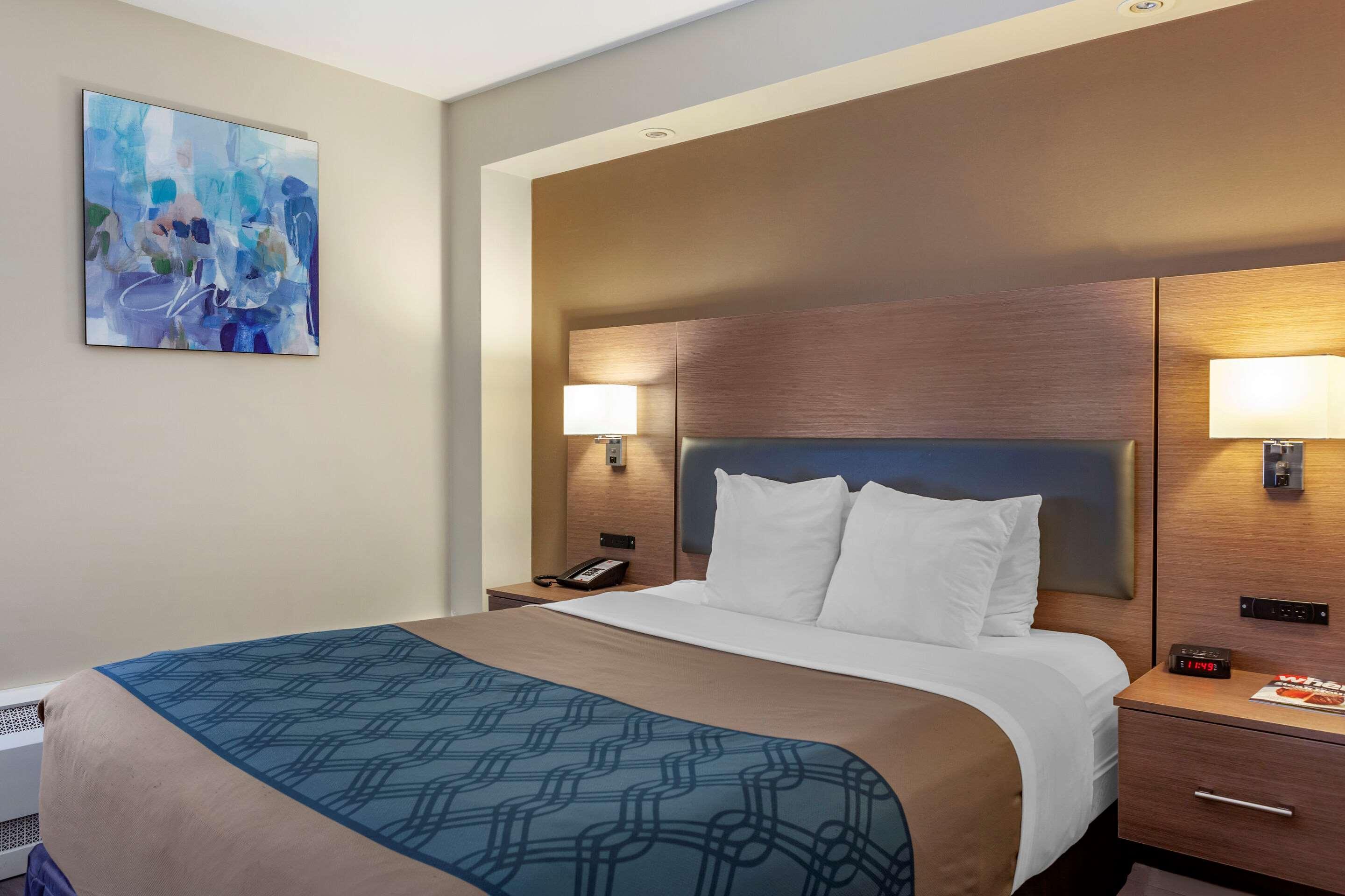 Econo Lodge Inn & Suites Downtown Toronto Exteriör bild