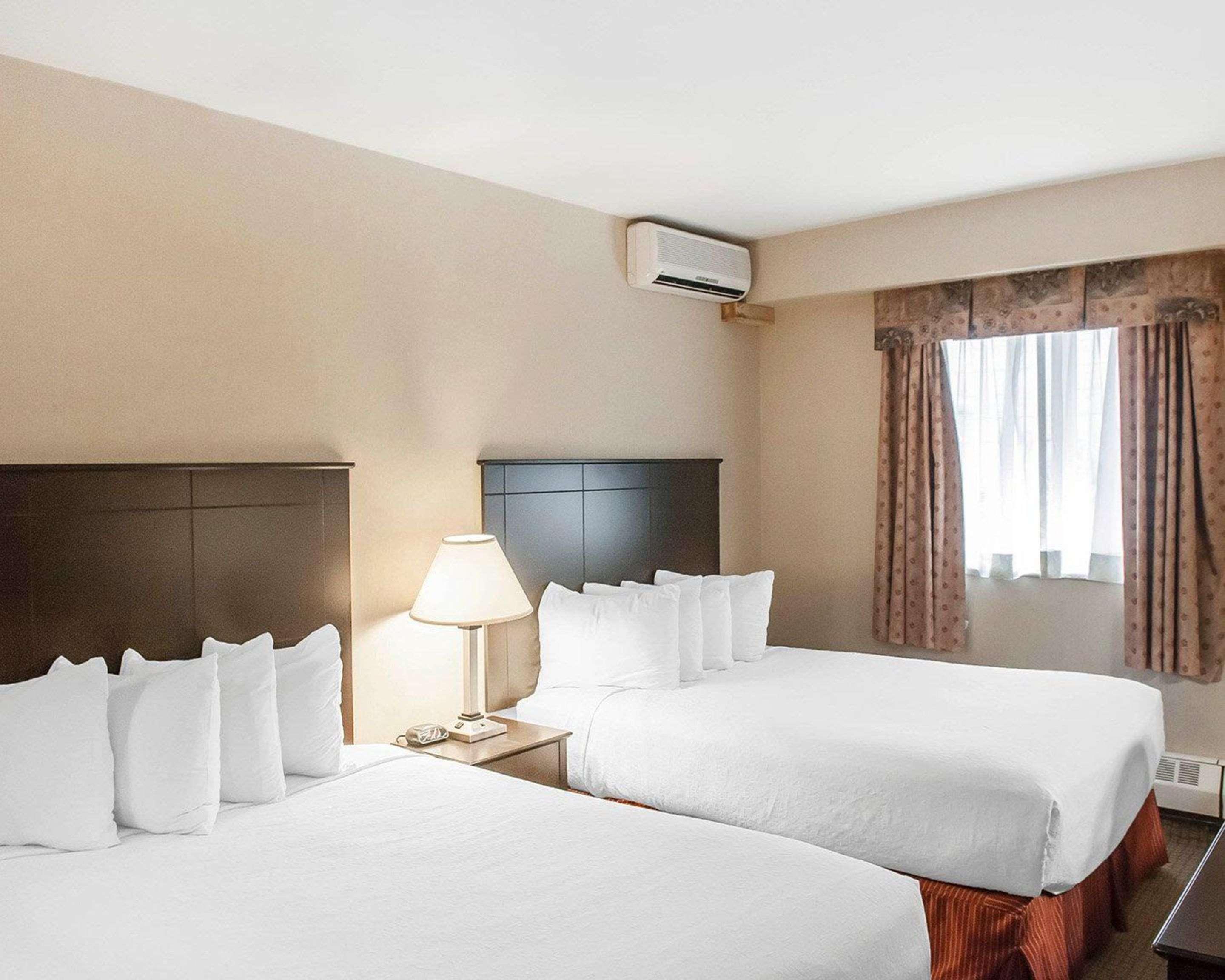Econo Lodge Inn & Suites Downtown Toronto Exteriör bild