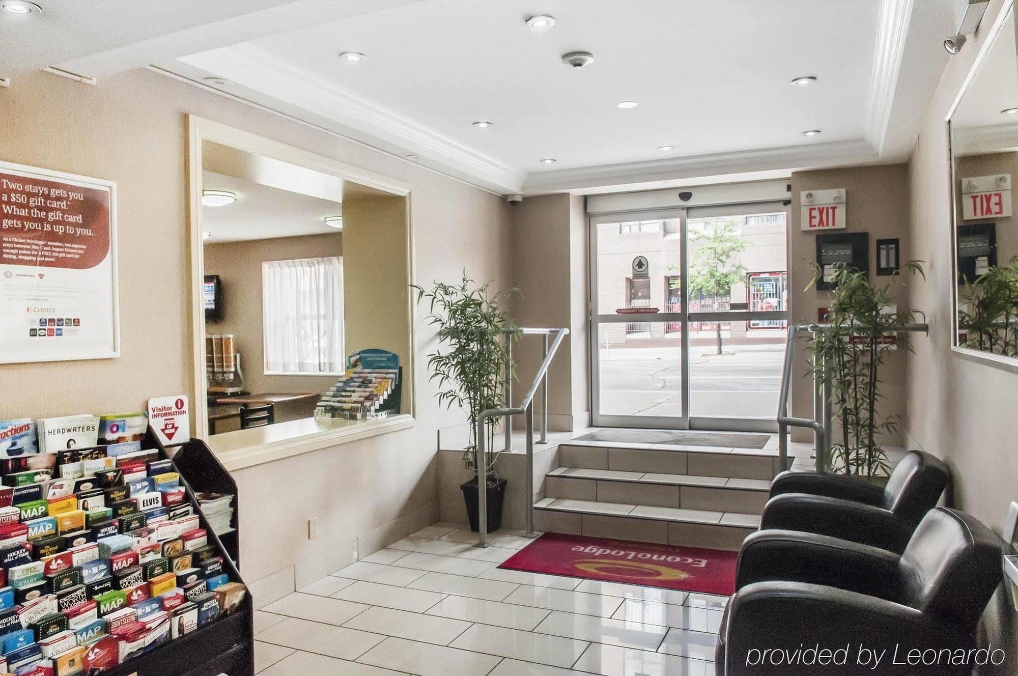 Econo Lodge Inn & Suites Downtown Toronto Exteriör bild