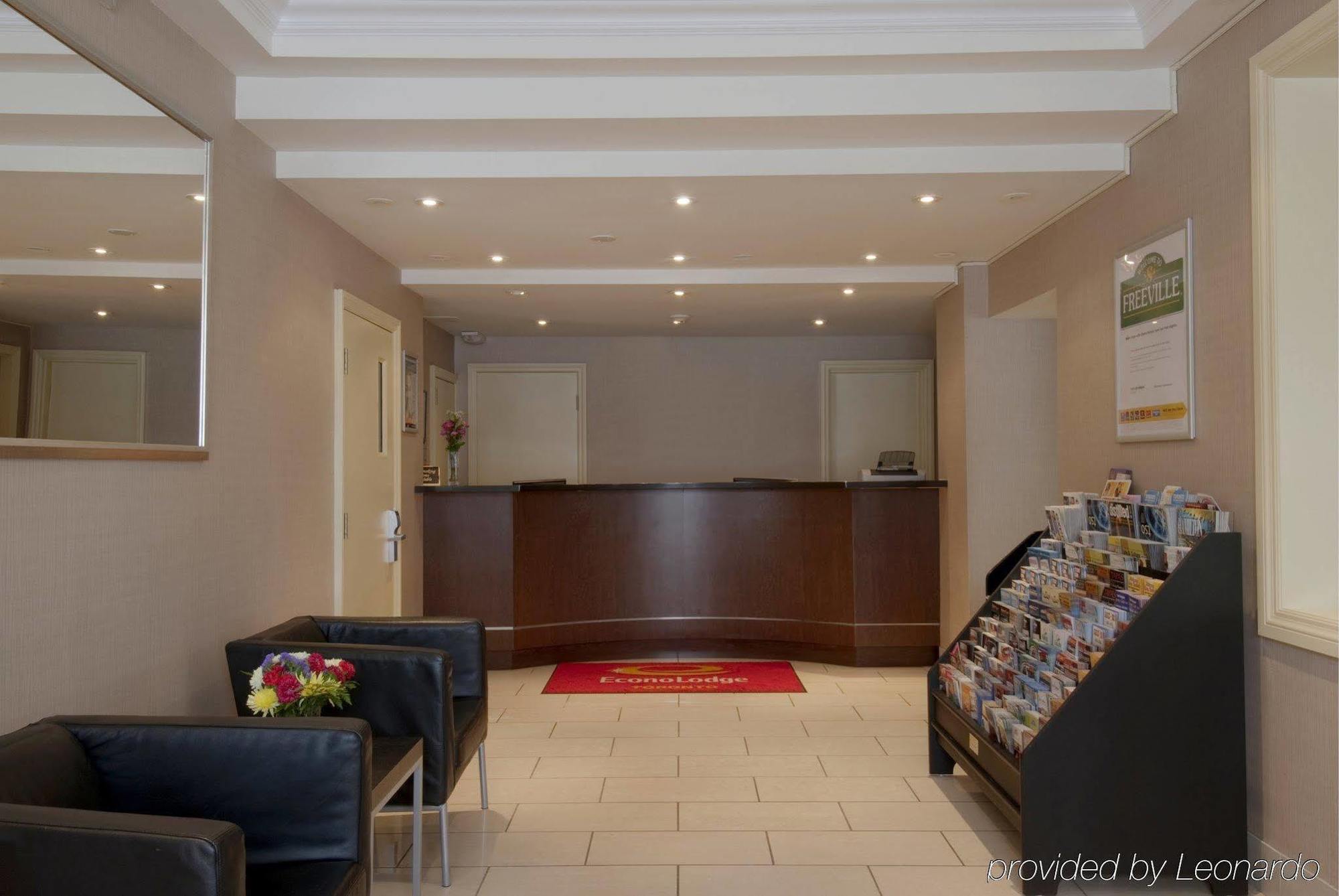 Econo Lodge Inn & Suites Downtown Toronto Exteriör bild